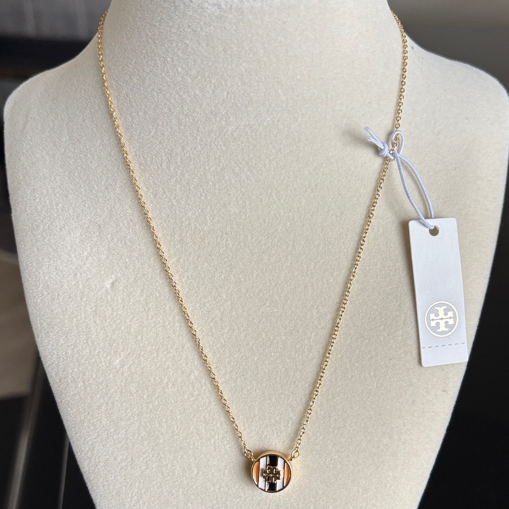 ⚜️Tory Burch Gold Necklace with Black Pendant ⚜️